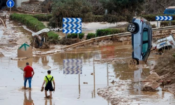 Во Шпанија во тек потрага по 89 исчезнати лица во поплавите