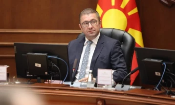 Mickoski uroi Trampin për fitoren në zgjedhjet për president në SHBA