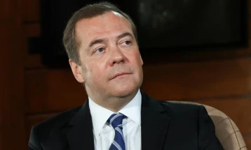 Medvedev: Trampi nuk dëshiron të shpenzojë shumë para për Ukrainën