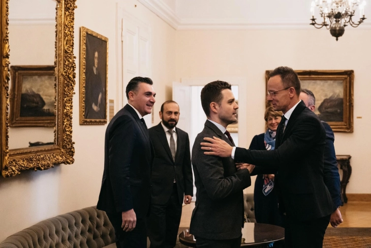 Mucunski attends working lunch hosted by Hungary’s Szijjártó   