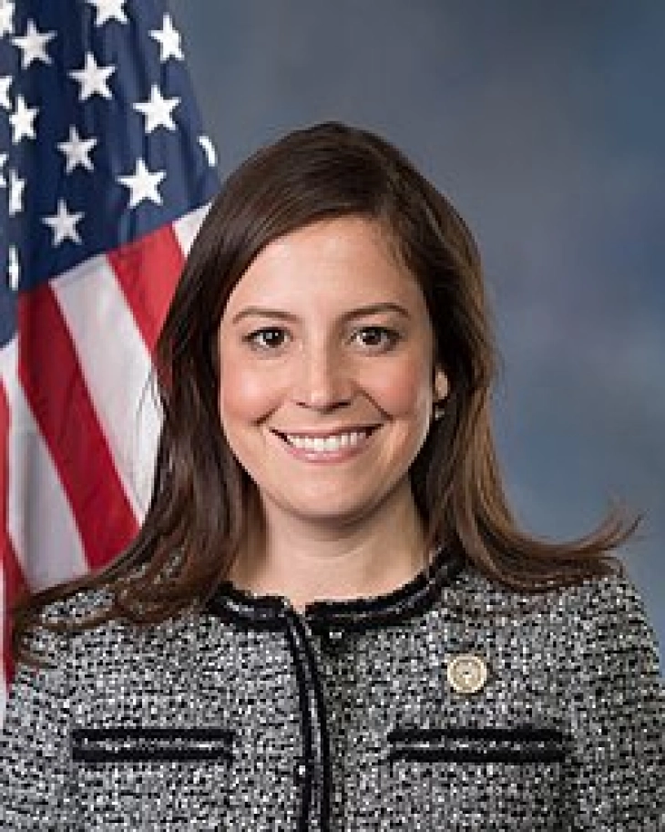 Trampi nominon Eliz Stefanik për ambasadore të SHBA-së në KB