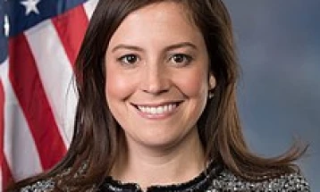 Trampi nominon Eliz Stefanik për ambasadore të SHBA-së në KB