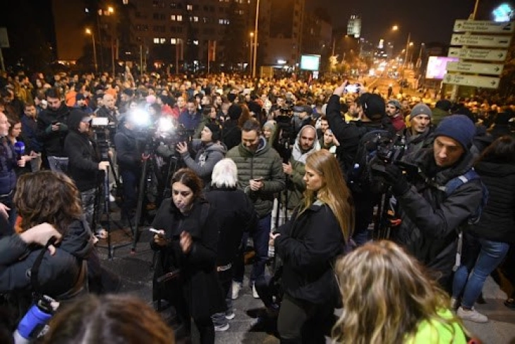 Протест пред обвинителството во Нови Сад: Граѓаните бараат ослободување на активистите