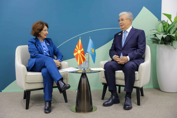 President Siljanovska Davkova meets Kazakhstan counterpart Tokayev in Baku