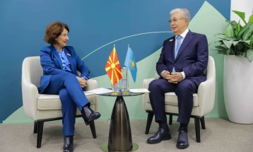 President Siljanovska Davkova meets Kazakhstan counterpart Tokayev in Baku