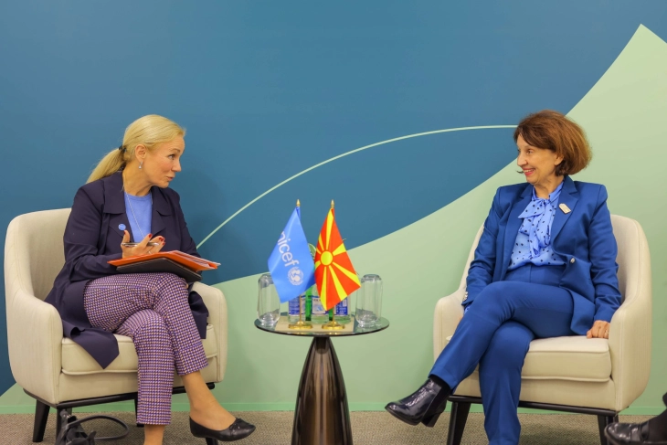 President Siljanovska Davkova meets UNICEF Deputy Executive Director van der Heijden in Baku