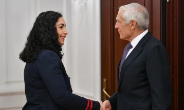 Osmani e priti gjeneralin Kllark: Vendosmëria dhe lidershipi juaj kontribuan për lirinë e Kosovës