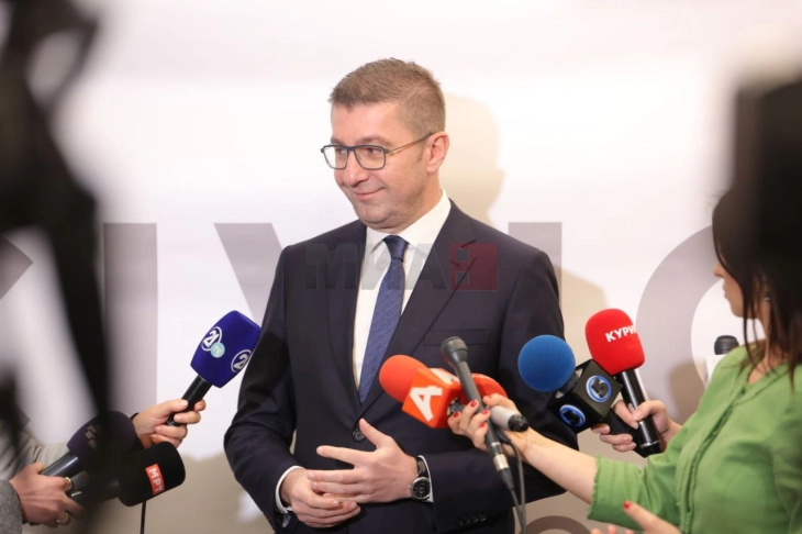 Mickoski: E rëndësishme është takimi me bankat  për huanë hungareze të përfundojë me sukses,  për ekonominë e Maqedonisë këtë dimër janë dy sfida