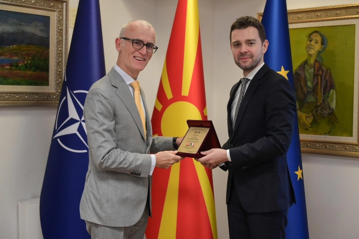 Mucunski holds farewell meeting with Italian Ambassador Silvestri