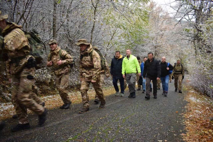 Drejtori Janev në marsh kondicionues të Njësitit për sistemim të shpejtë