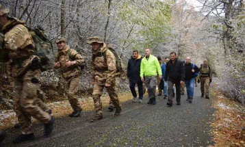 Drejtori Janev në marsh kondicionues të Njësitit për sistemim të shpejtë