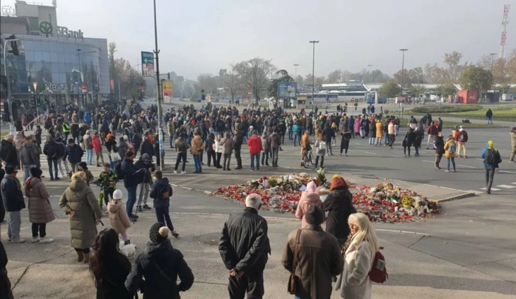 Протест во Нови Сад: Неколкучасовна блокада на сообраќајот во близина на железничката станица