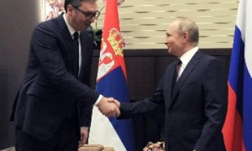 Putin e ftoi Vuçiqin të vizitojë Moskën