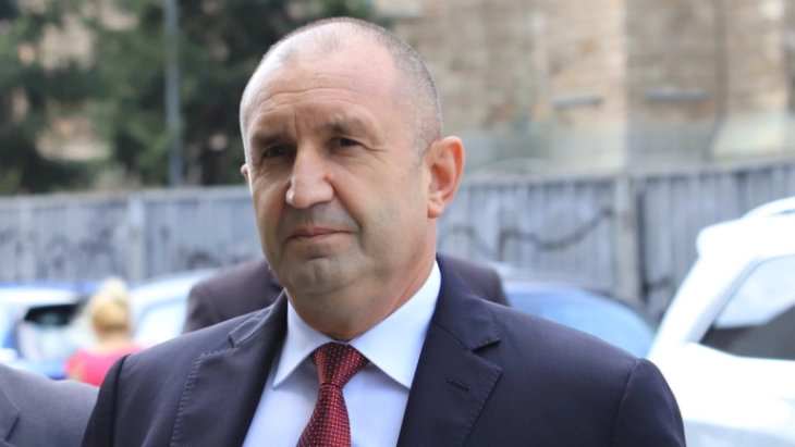 Presidenti bullgar Radev e uroi Shekerinskën