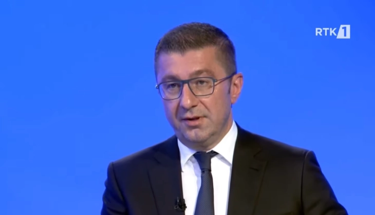 Mickoski: Me propozimin që e ofrojmë për ndryshimet kushtetuese, ne jemi të sigurt se do ta çojmë garën deri në fund