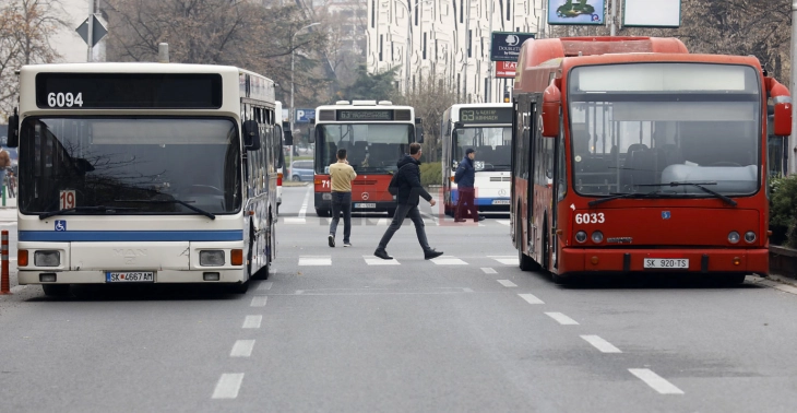 Transportuesit privatë në Qytetin e Shkupit: Të bëhet një takim i zgjeruar për zgjidhjen e problemit me transportin  publik urban