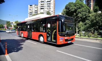 Shkupi me transport të reduktuar publik, partitë me propozime dhe kërkesa për dorëheqje të kryetares së qytetit Arsovska