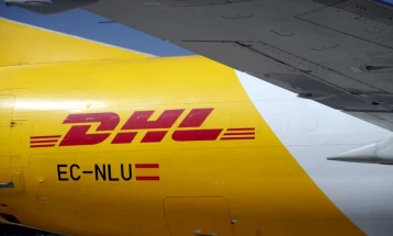 DHL: Një aeroplan nga partneri ynë që transportonte dërgesa bëri 