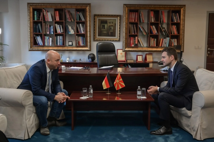 Minister Mucunski meets German WB Special Representative Sarrazin