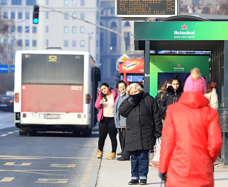 Transportuesit privatë në Shkup sërish i kanë tërhequr nga qarkullimi  autobusët e tyre