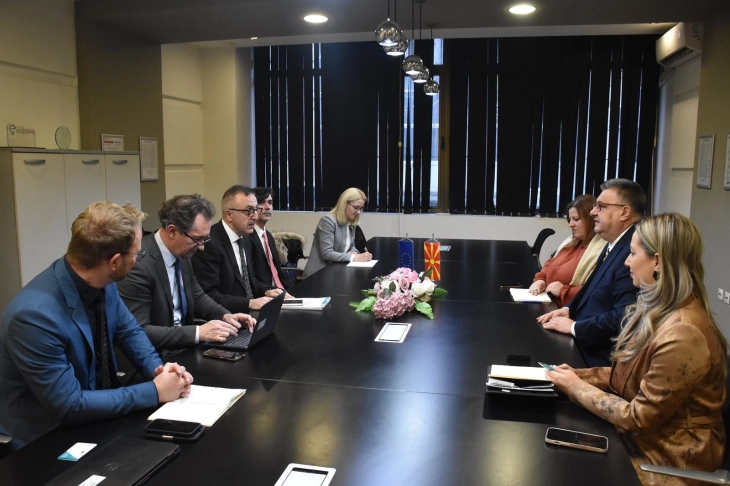 Minister Minchev meets OECD, SIGMA representatives 