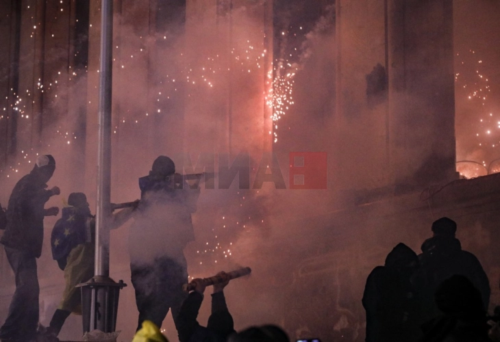 Повеќе од 40 повредени во протестите во Грузија