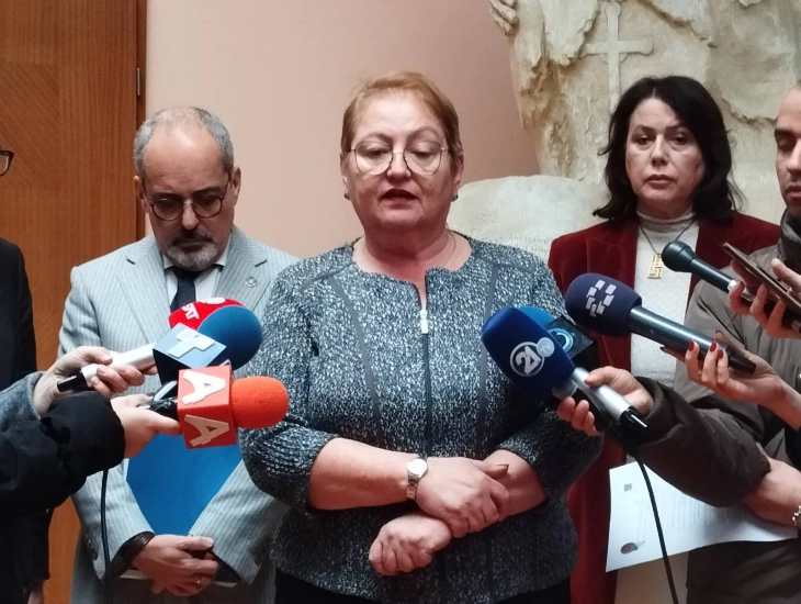 Janevska: Përgjegjësi për arsimtaren që e ka organizuar shfaqen në SHF 