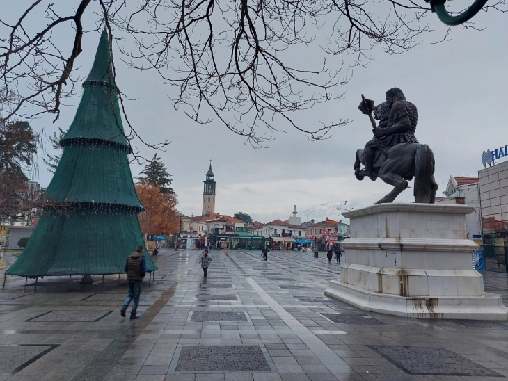 Прилеп ги завршува подготовките за градската слава Свети Никола, а денеска почнува и турнирот во мал фудбал