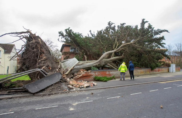 More UK disruption as strong winds continue in wake of Storm Darragh