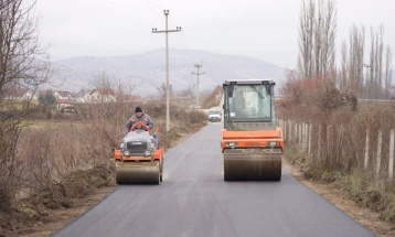 Почна санацијата на патот кон кумановското село Режановце