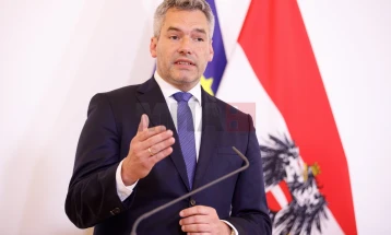 Austria jep nga 1.000 euro për refugjatët sirian që të kthehen në vendlindje