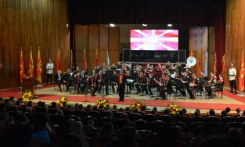 Koncerti i para Vitit të Ri i orkestrës së Armatës me muzikantë nga orkestrat e Forcave të Armatosura të Francës, Hungarisë, Italisë dhe SHBA-së