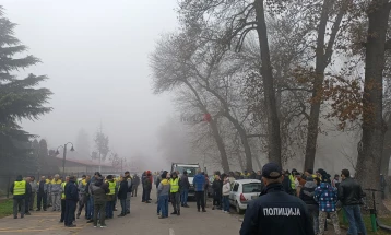 Protestë e të punësuarve në NP 