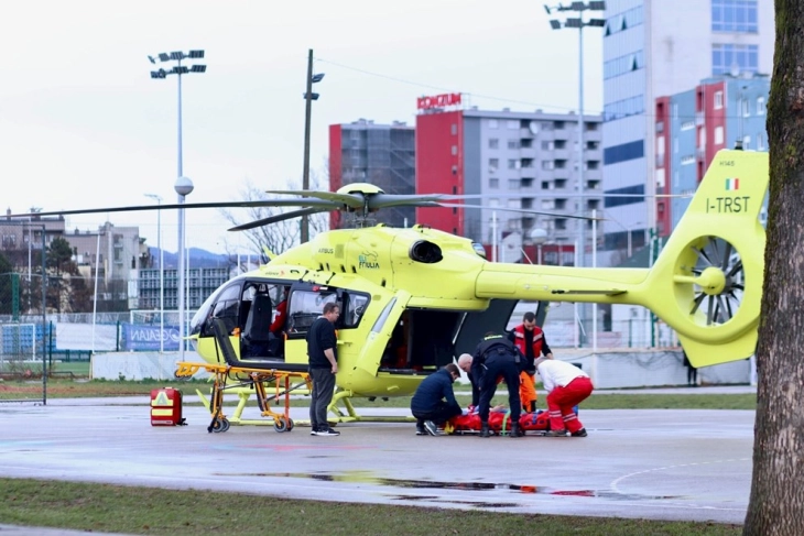 Ученик во основно училиште во Загреб со нож ранил наставничка и неколку деца (ДПЛ)