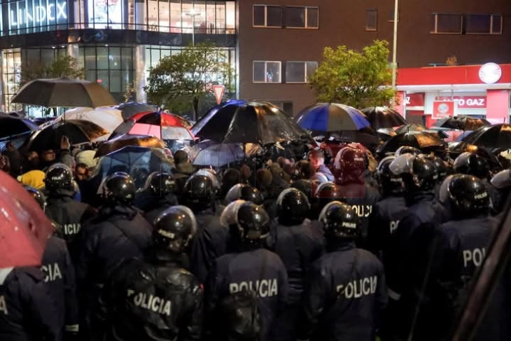 Pas protestës së opozitës në Tiranë, në paraburgim shtatë qytetarë, ndërsa kallëzime penale ndaj 21 deputetëve dhe 19 përfaqësuesve të partisë