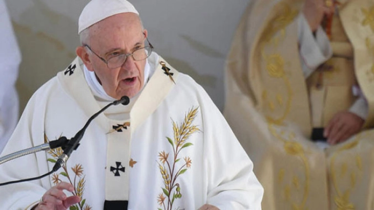 Pope Francis opens Holy Door of St Peter's Basilica, marking Jubilee