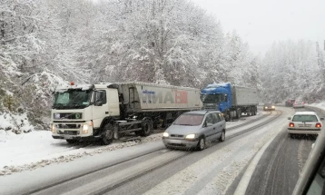 Ndalesë për qarkullim për automjete të rënda transportuese tek Uzem - VK Deve Bair dhe Kriva Pallankë - Deve Bair, është hequr ndalesa për kamionë në rrugën Manastir - Resnjë