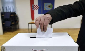 Kroatët votojnë në zgjedhjet presidenciale