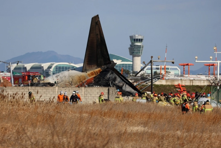 Rescuers fear 179 dead as plane carrying 181 crashes in South Korea