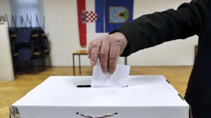 Croatia votes for new president, with incumbent favoured to win