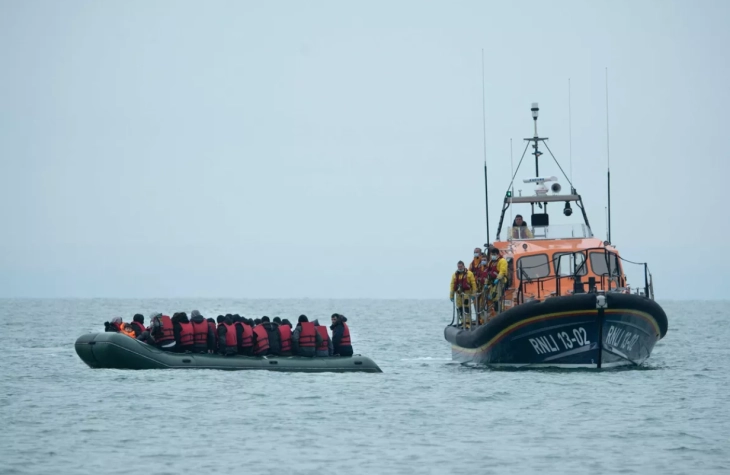 French officials say 3 dead in Channel as migrant crossings continue