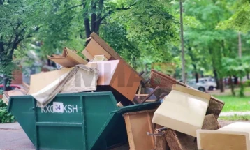 Çdo qytetar vitin e kaluar ka krijuar 503 kilogramë mbeturina komunale, kryesisht letër dhe metal dhe vetëm gjysmën e mbeturinave plastike