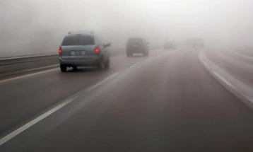 Traffic: Mainly dry roads, fog reduces visibility