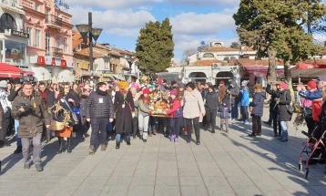 Повеќе од 800 деца најавија учество на годинешната Бадникова поворка низ улиците на Охрид