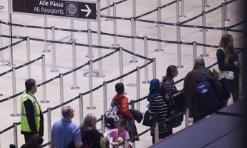 Long lines for passport checks at German airports due to IT outage