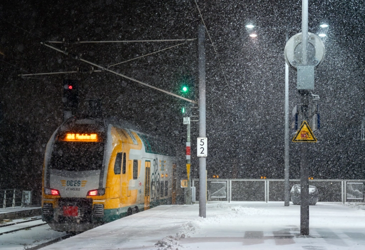 UK commuters hit by travel disruption as weather warnings persist