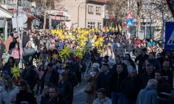 Со бадникова поворка и прослава на плоштадот одбележан Бадник во Крива Паланка