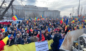 Илјадници Романци протестираа поради поништувањето на претседателските избори