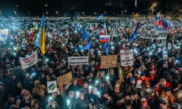 Протести по улиците на Братислава и другите словачки градови: „Словачка не е Русија“