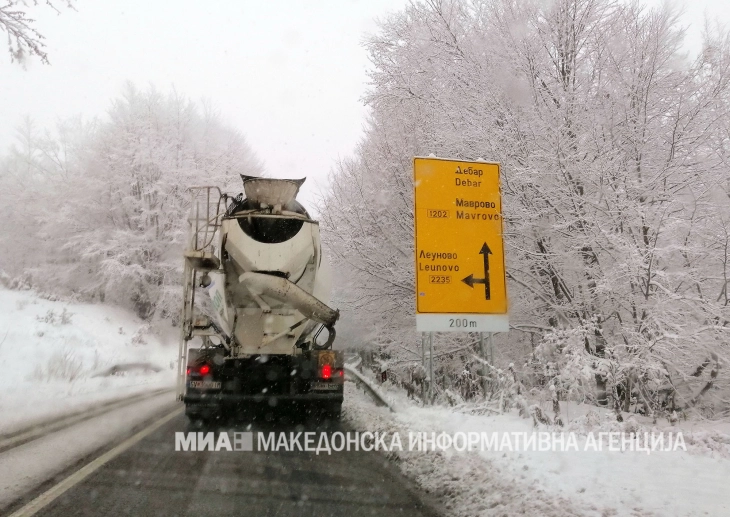 Ministria e Transportit: NP Rrugët e Maqedonisë në vazhdimësi e ndjek situatën në rrugët shtetërore dhe reagojnë në mënyrë adekuate me gjithë mekanizmin në teren